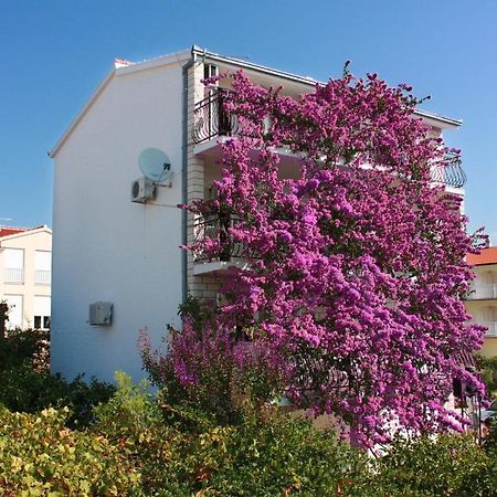 Apartments By The Sea Rastici, Ciovo - 2104 Trogir Exterior foto