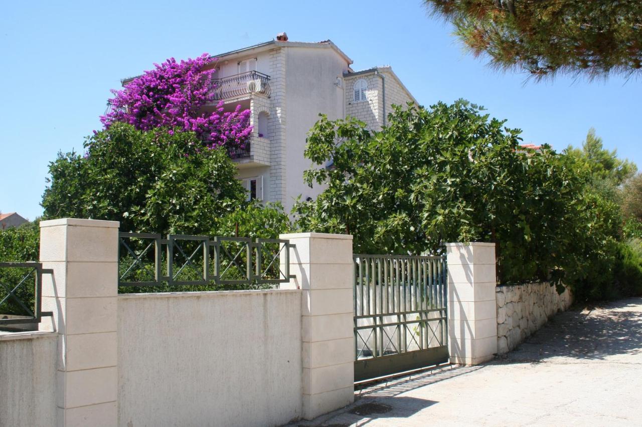 Apartments By The Sea Rastici, Ciovo - 2104 Trogir Exterior foto