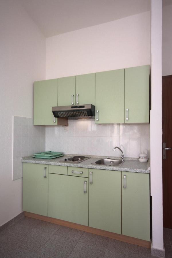 Apartments By The Sea Rastici, Ciovo - 2104 Trogir Exterior foto