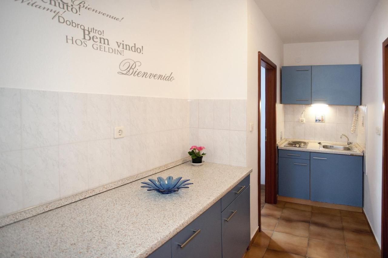 Apartments By The Sea Rastici, Ciovo - 2104 Trogir Exterior foto